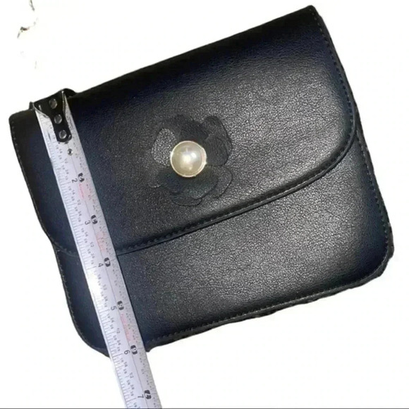 Crossbody Purse- SUPER CUTE - Picture 2 of 8